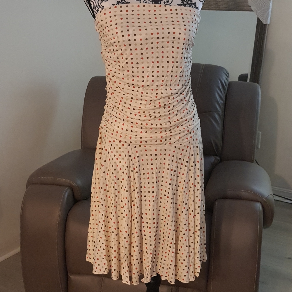 Dress - Picture 2 of 6